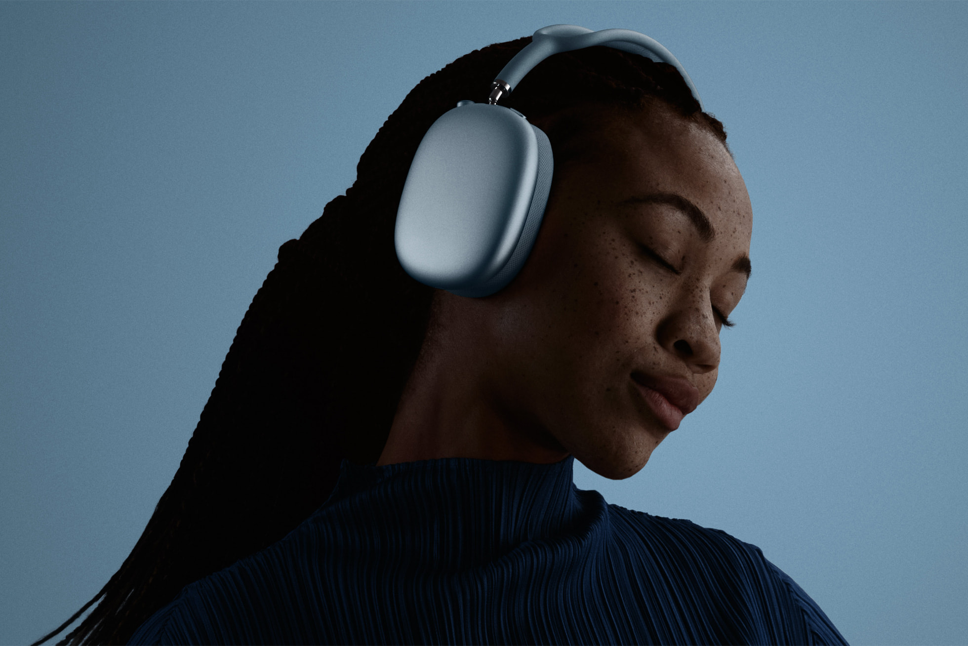 Poslech hudby v AirPods Max 2