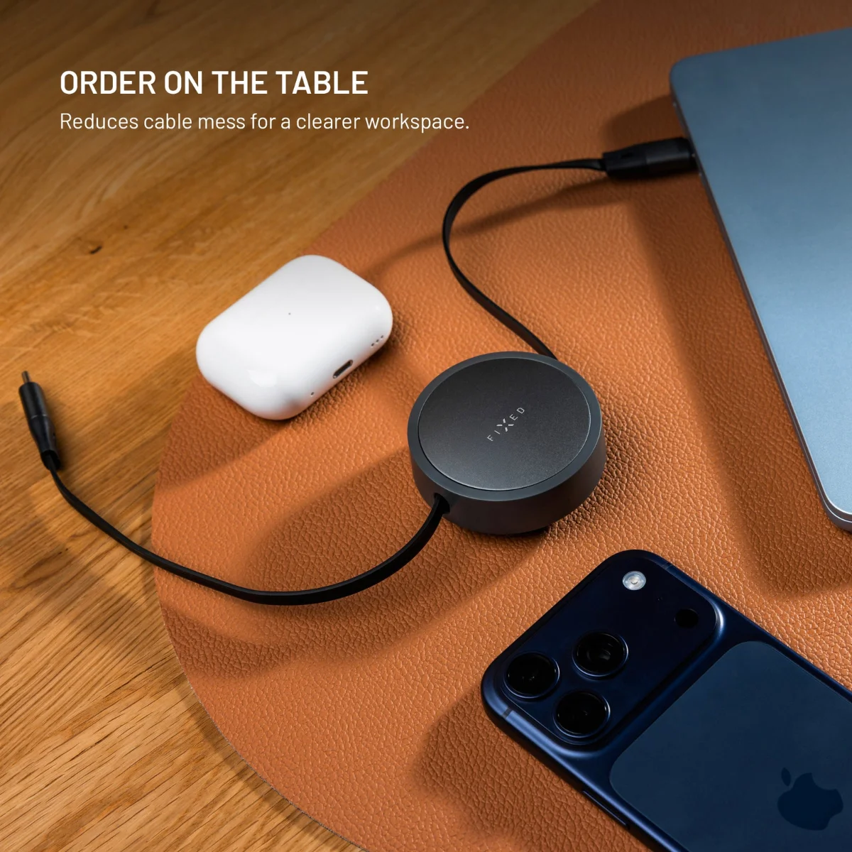 FIXED Retractable navíjecí kabel USB-C/USB-C 100 W (1 m)
