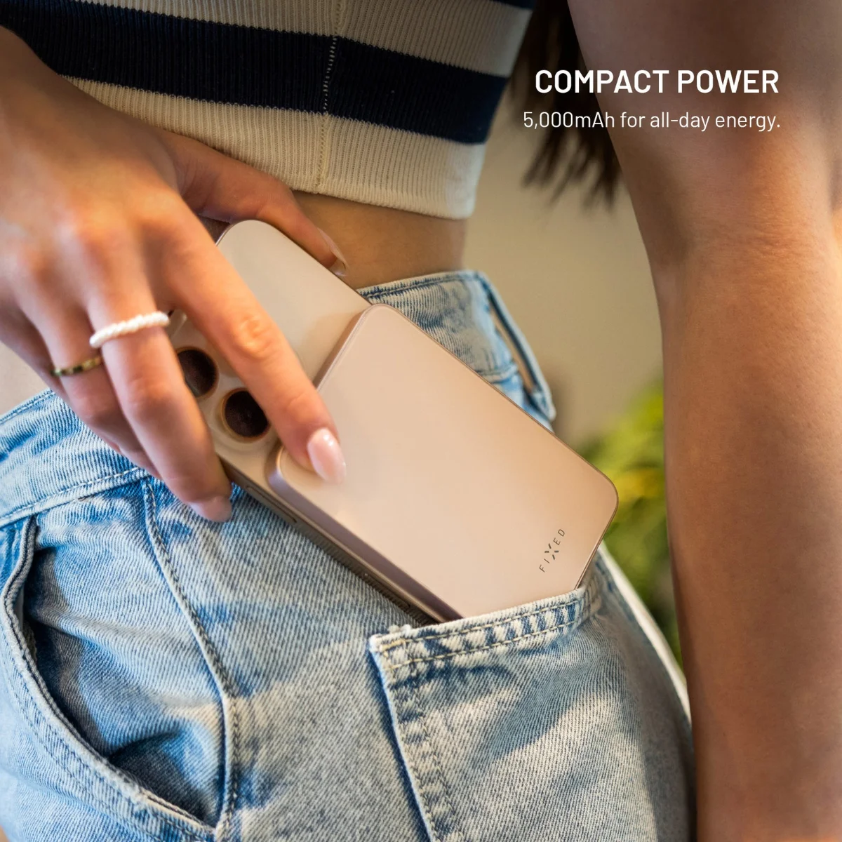 FIXED MagZen 5 Crystal powerbanka s MagSafe 5 000 mAh (Qi2)